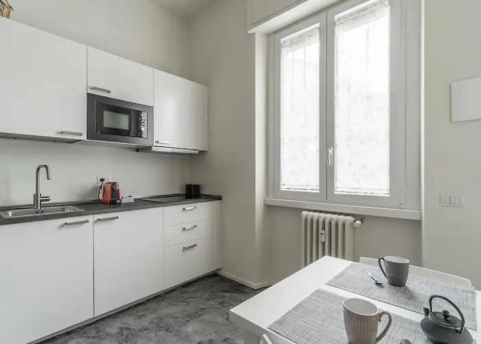 Daire Urban Flat Papiniano - Walk To Duomo Navigli M2-m4 *