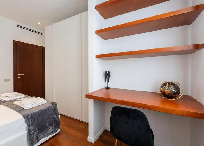 Royal Luxury P.zza Della Repubblica Apartahotel