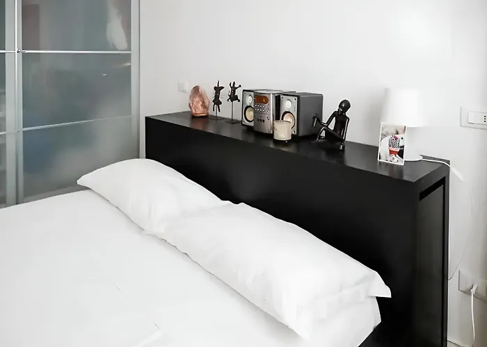 Apartment Yr Station - 5 Min Walk To Metro & Trains