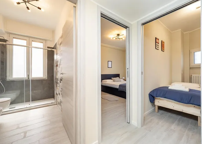 Modern 2br With Private Balcony, Steps To Metro Apartman *
