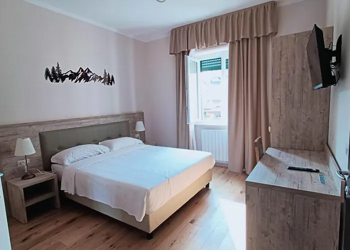 Station Group - Via Ponte Seveso 18 3* Milánó