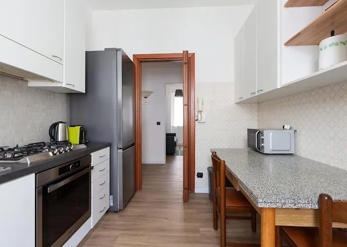 Guesthost - Corso Lodi Modern With Balcony アパート