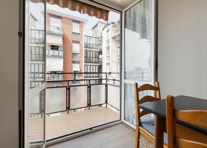 Guesthost - Corso Lodi Modern With Balcony アパート *