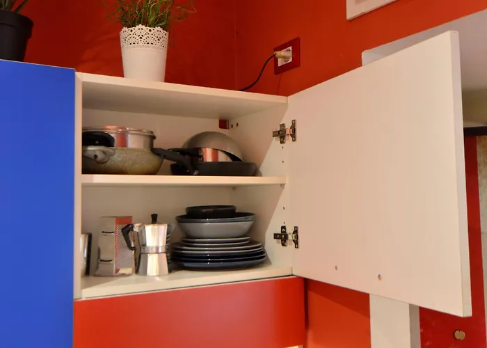 Bellissimo Mini Deluxe Di Design E A Tema Inghiterra - Potente Wi-fi Ottimo Il Collegamento Con Aeroporto Di Malpensa E Rho Fiera, Vicino A 3 Linee Metropolitane Lejlighed *