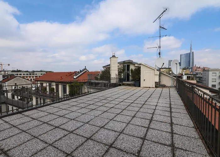 Luxury Penthouse With Rooftop Terrace ميلان