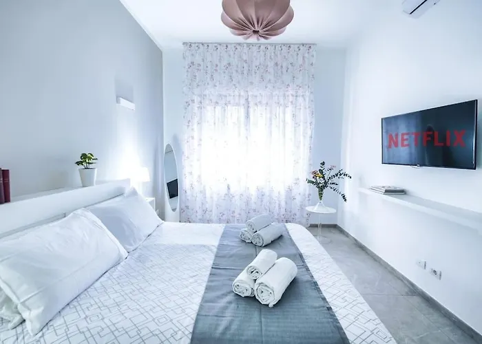 Spacious Hub, Metro At Doorstep M1 And M2 1 Min Lägenhet *