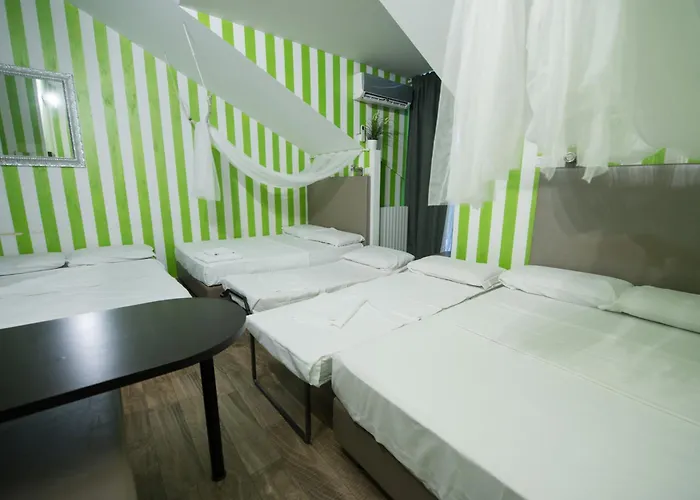 Apartamento Amazing Attic Max 10 People With Parking & Wifi, Near To 3 Tram Lines And To The Metro - Well Connected To Airports And To The Train Station Milán
