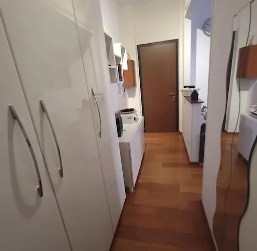아파트 Esplora Comodamente E Poi Riposa Tranquillo 밀라노