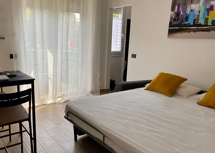 Moderno Ed Elegante Loft Con Balcone Apartament Mediolan