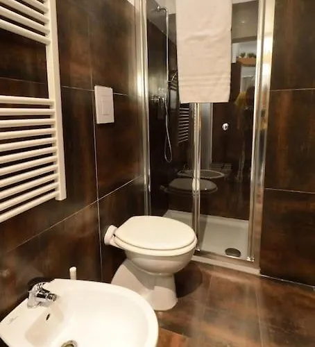 Argento, Bright Flat In The Center, 7 Guests, Parking & Wifi, Near To 3 Tram Lines And The Metro - Well Connected To Airports And To The Train Station Milánó