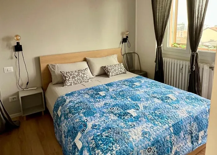 Gambara Urban Flat - Stylish And Next To Metro