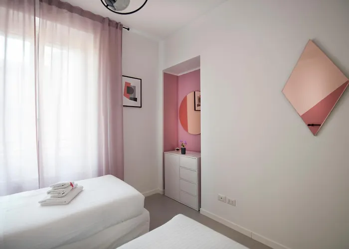 Santa Maria Square View - Family * Milan