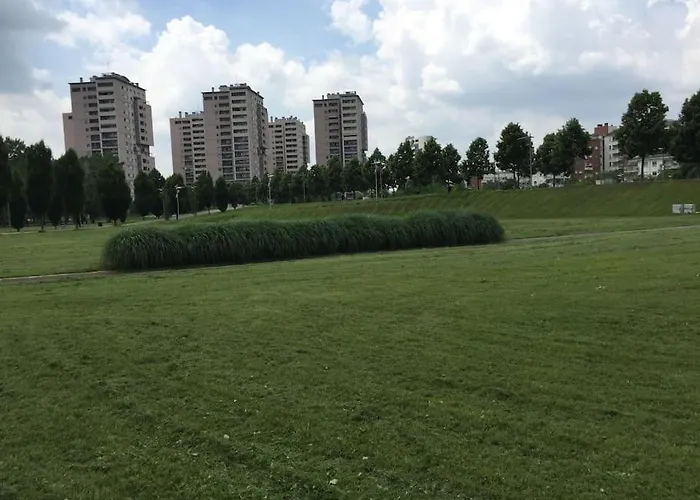 Flat Overlooking The Park Lägenhet *