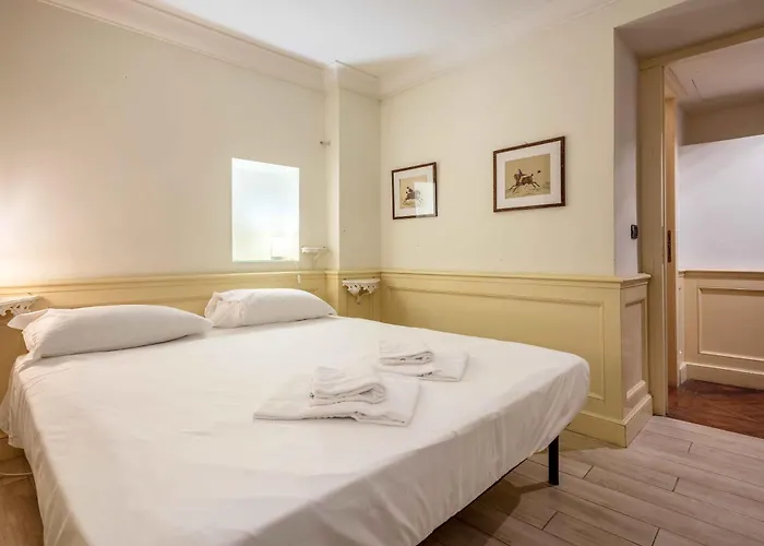 Exclusive 4 Bedrooms Near Duomo * Milan