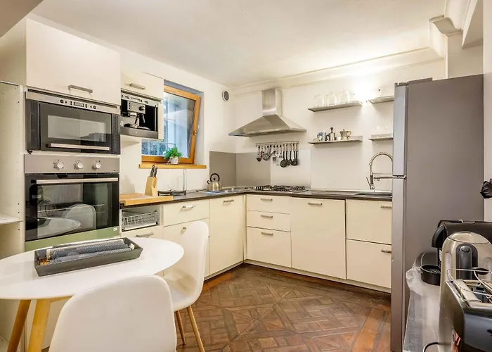 Exclusive 4 Bedrooms Near Duomo Milan