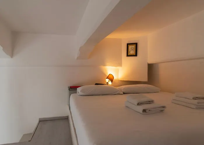 Youhosty - Porta Romana Dx Apartament *