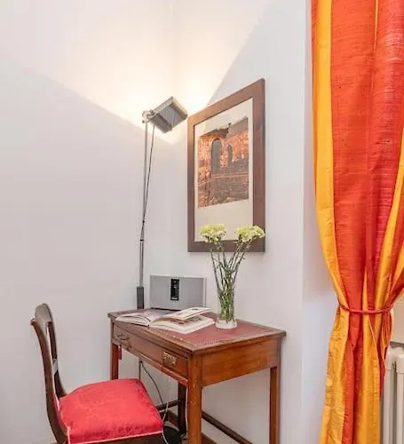 La Casa Di Ross * Milano