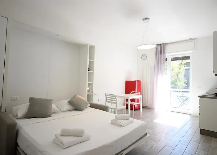 Veniero A - Sx アパート *