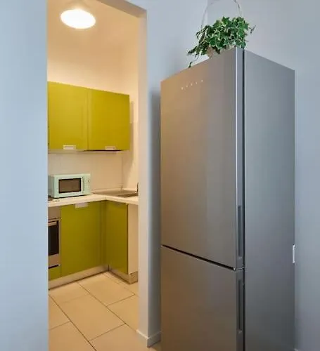 Apartment Lenny's *