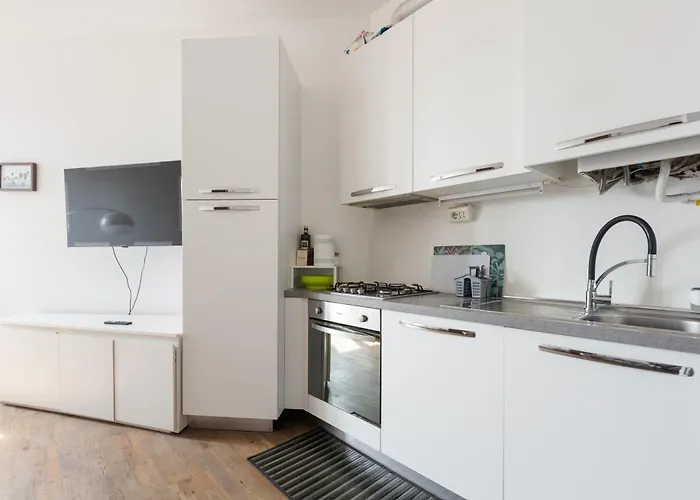 Guesthost - Darsena Navigli - Porta Genova M2 Appartement