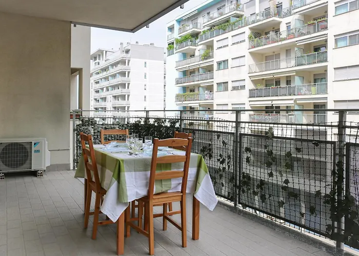 Urban Balcony Hideaway - 3 People * Milano