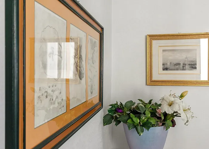 Homycare Stylish With Jacuzzi & Balcony Steps From Duomo Milan