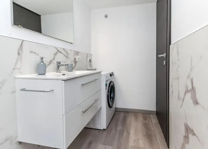 Bicocca Metro House Apartment *