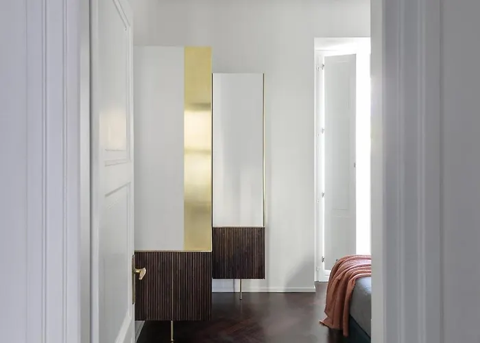 Sophisticated With Italian Charm ميلان