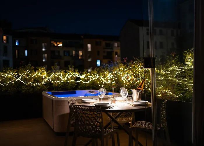 Modigliani Terrace Jacuzzi Golden House 公寓