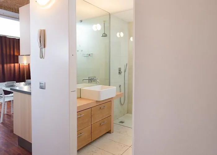 White And Brown Exclusive Loft With Terrace - Free Parking - M2 Station 米兰