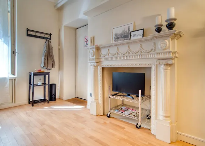 Guesthost - Deangeli Nest Romantico Bilocale Di Design In Zona De Angeli, Rinnovato E Accessoriato Milán