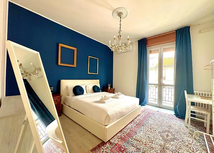 Apartment-navigli-house Of Mirrors *