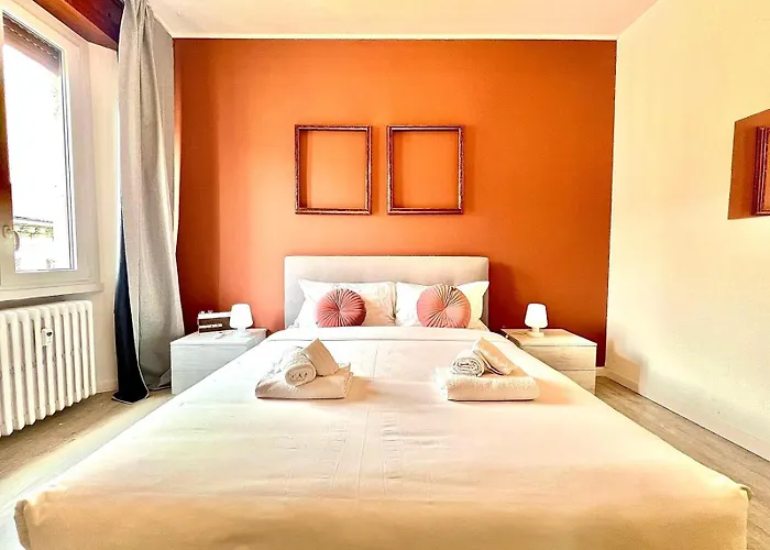 Apartment-navigli-house Of Mirrors