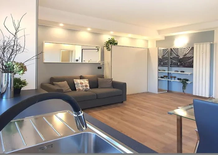 Smart - 1min From The Subway דירה *