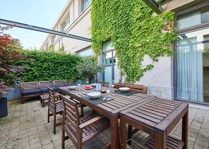 Ampia Casa Indipendente Con Giardino Privato *