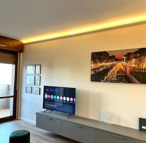 Апартаменты Stadio Fiera Ampio E Luminoso Con Balcone