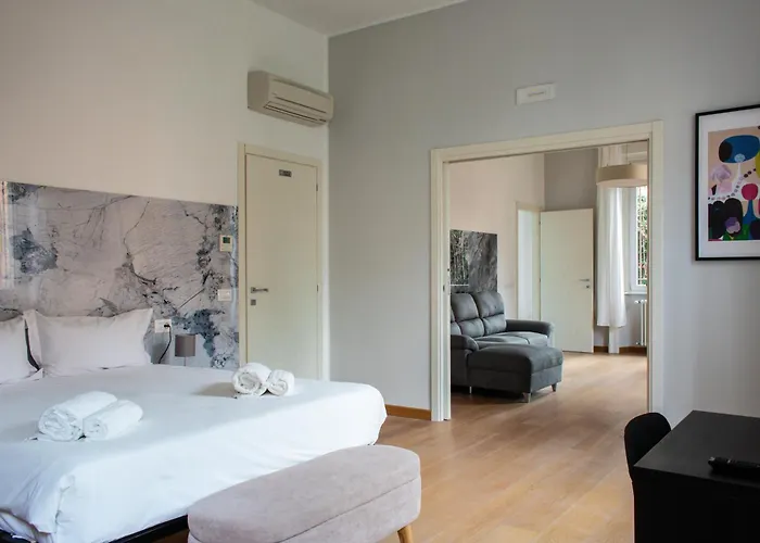 Rrrapido Holy And - Via Sardegna Gasthof 3*
