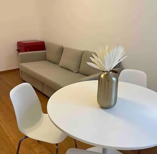 Spacious 2br 2ba Porta Venezia Walk To Fs * ミラノ