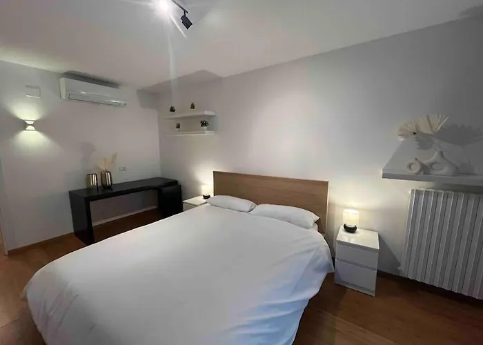 別荘 Spacious 2br 2ba Porta Venezia Walk To Fs