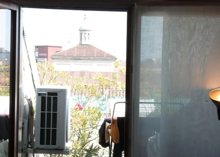 Mansardina Boheme Tra Il Duomo E L'universita