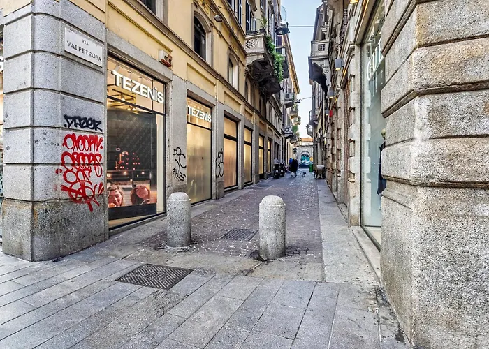 Elegant 2 Bedrooms Near Duomo Lejlighed *