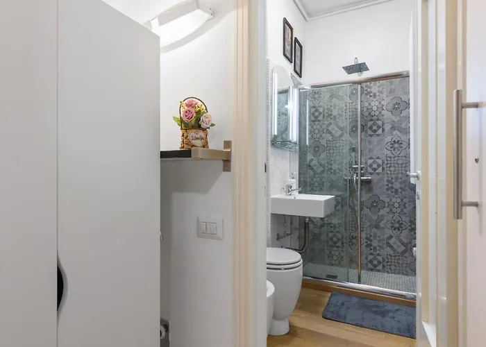 Life Elegant Penthouse With Terrace, Wi-fi Netflix, Subway 5 Min - Very Convenient Location * Milán