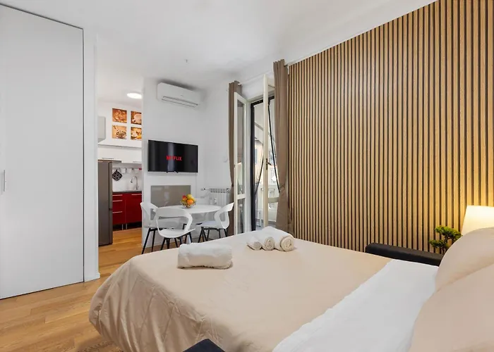 Life Elegant Penthouse With Terrace, Wi-fi Netflix, Subway 5 Min - Very Convenient Location * Milán