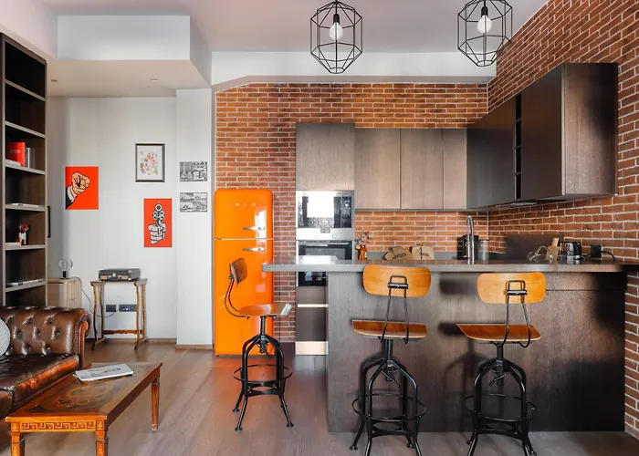 Hostmate - - Magenta 52 - Cadorna