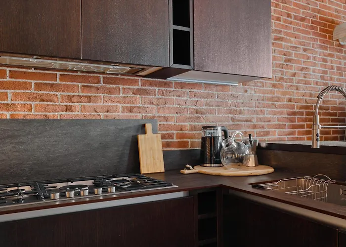 Hostmate - - Magenta 52 - Cadorna