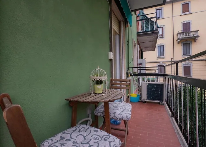 I Host - Della Torre 9 Milan