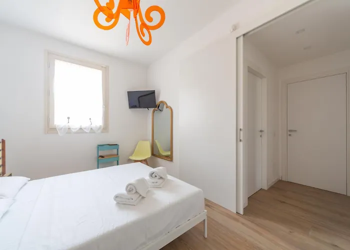 Lägenhet Spacious & Stylish 1-bedroom With Terrace Milano