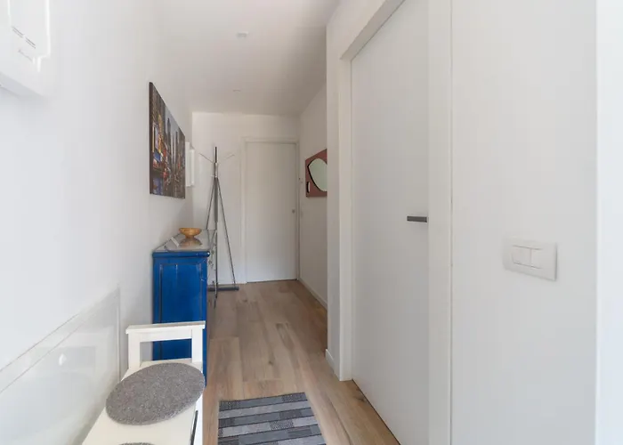 Spacious & Stylish 1-bedroom With Terrace Lägenhet *