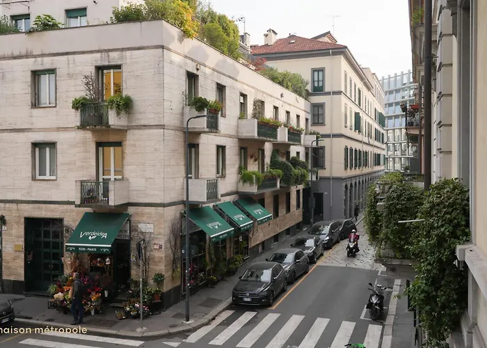 Garibaldi Center Apartment