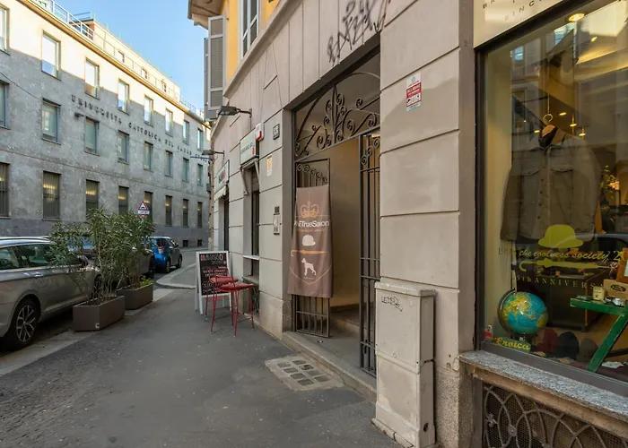 Co99- Large Lanzone Apartman Milánó